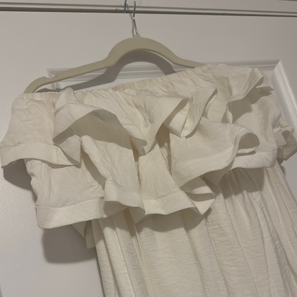 Off-Shoulder Cream Maxi Dress - Picture 2 of 4